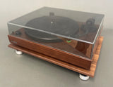 A nice overhead view of the maple hardwood butcher block acoustics turntable isolation platform.