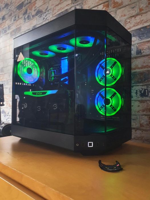 The Best HYTE Y40 & Y60 Case PC Builds.