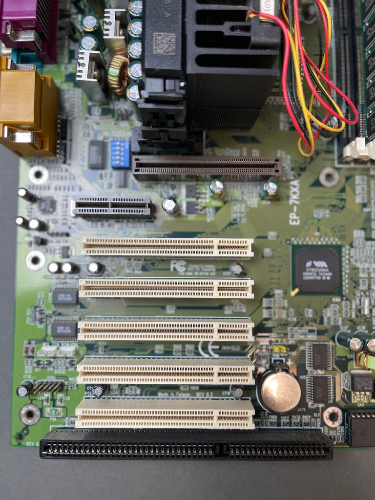Slot clearance a motherboard